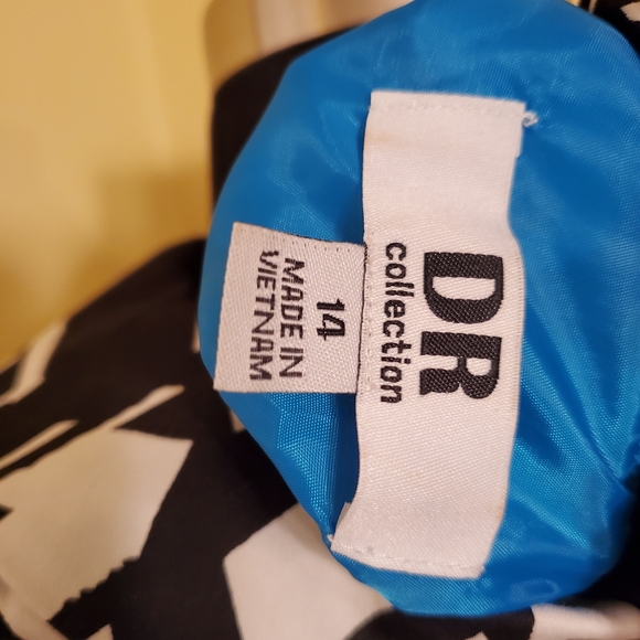 Dress - Picture 3 of 4